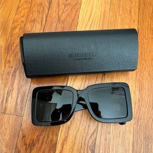 Burberry BE 4312 sunglasses